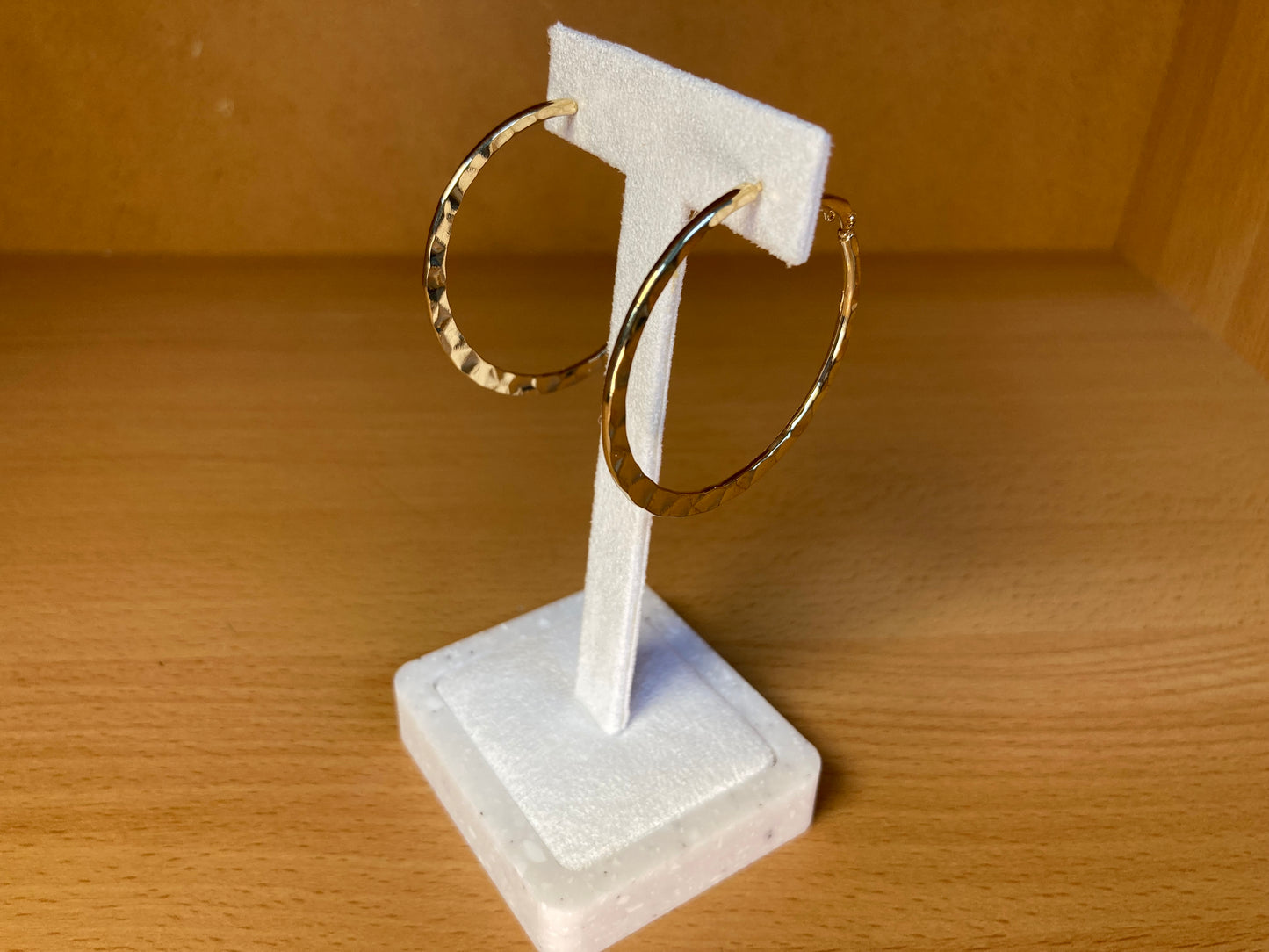 Tiny Treasures Seoul - Hammered Medium Hoop Earrings (Gold)