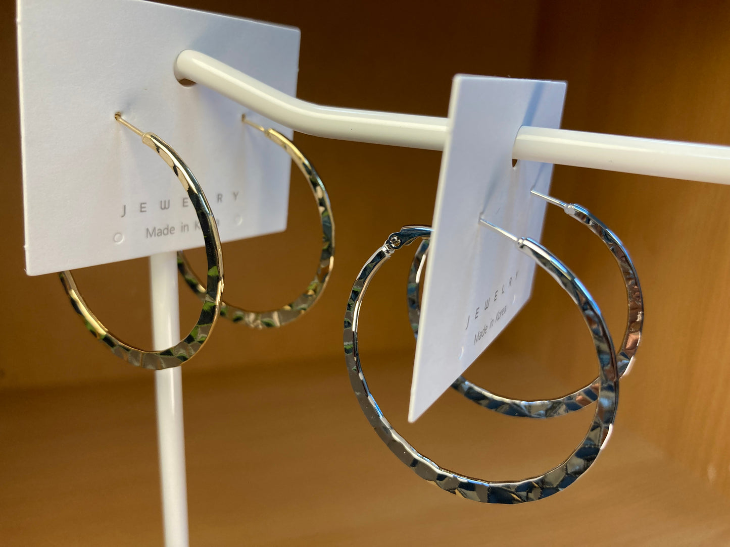 Tiny Treasures Seoul - Hammered Medium Hoop Earrings (Silver)