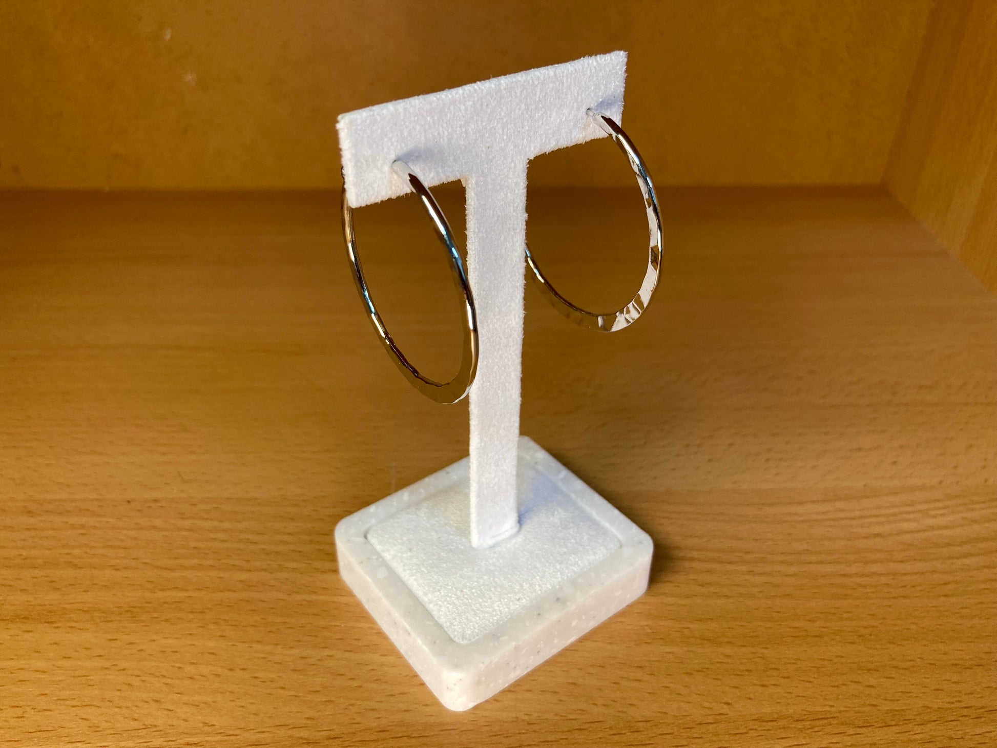Tiny Treasures Seoul - Hammered Medium Hoop Earrings (Silver)