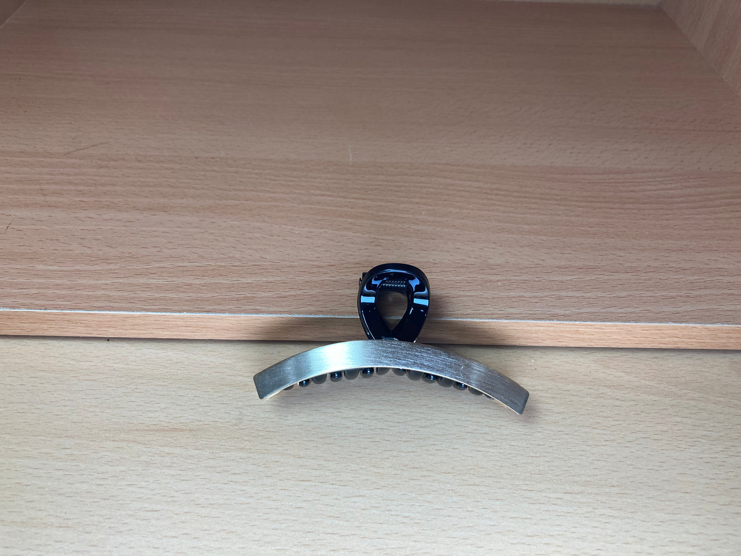Tiny Treasures Seoul - Loop Arc Hair Claw Clip (Gold  Black)