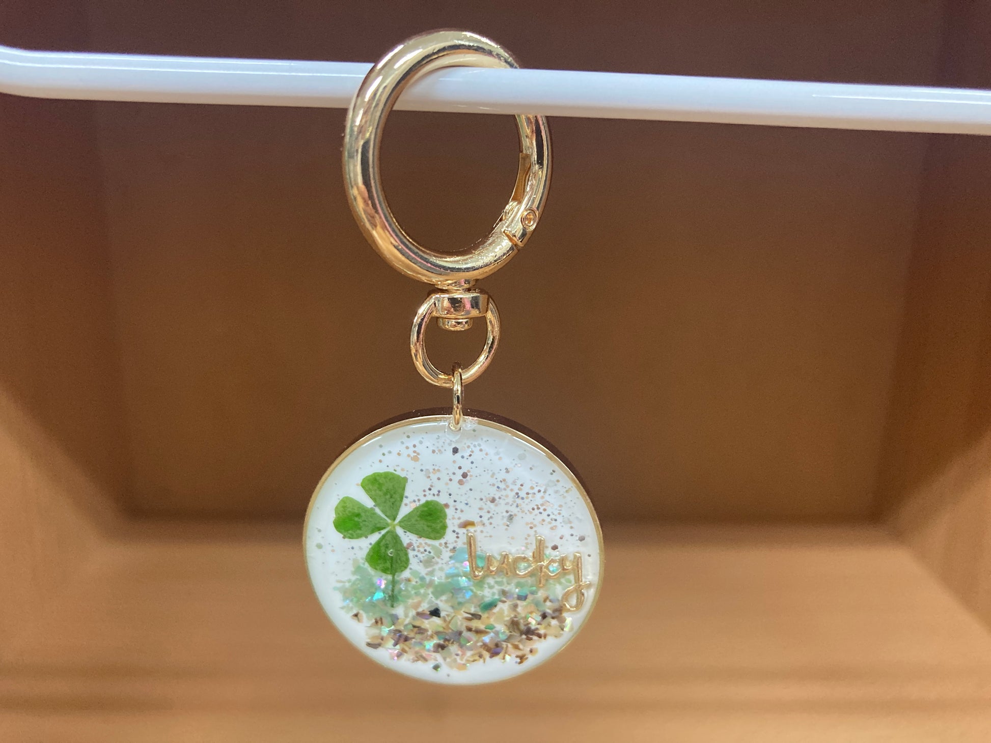 Tiny Treasures Seoul - Lucky Clover Glitter Bag Charm 