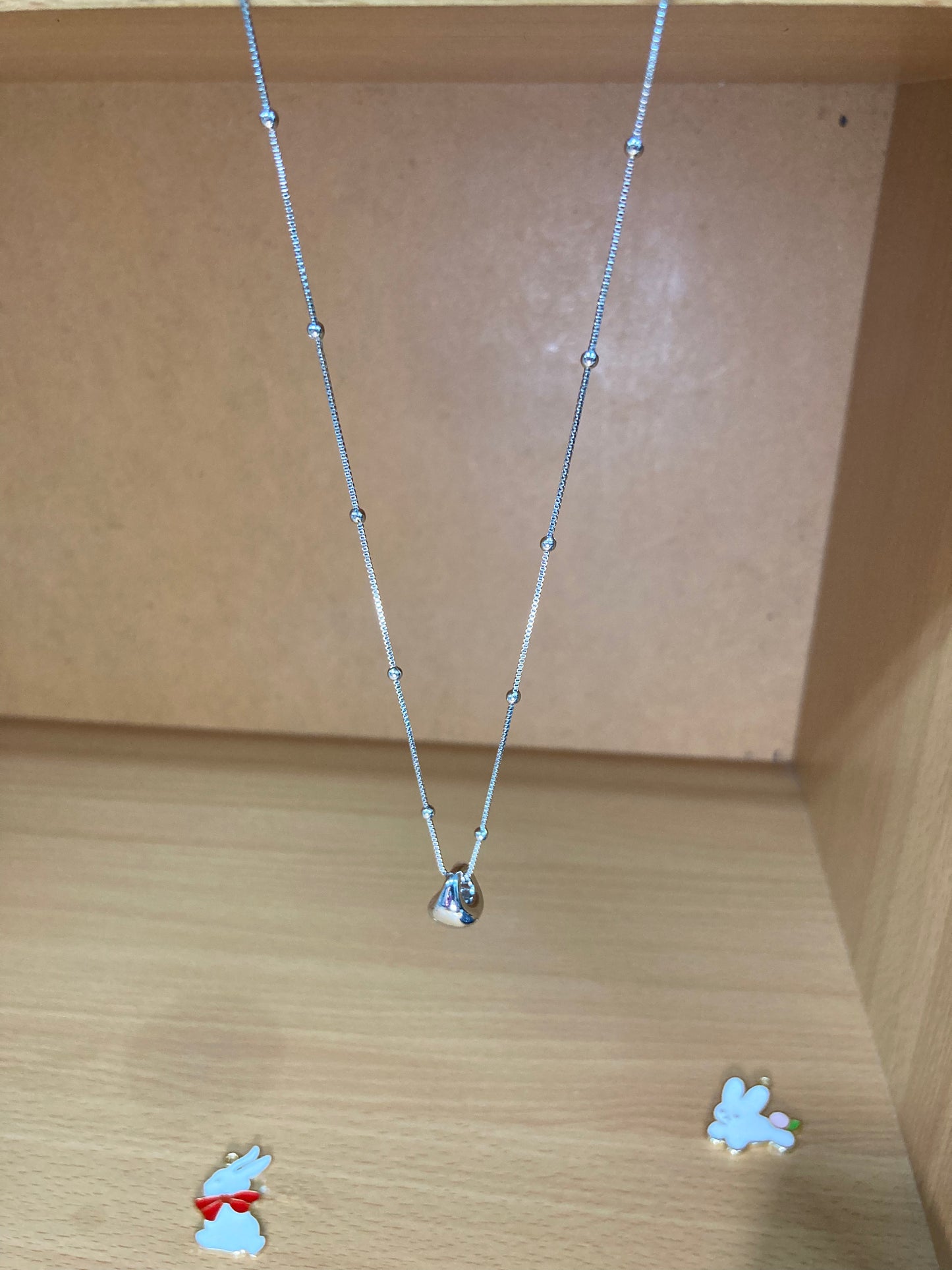Tiny Treasures Seoul - Mini Organic Drop Necklace (Silver) Side View