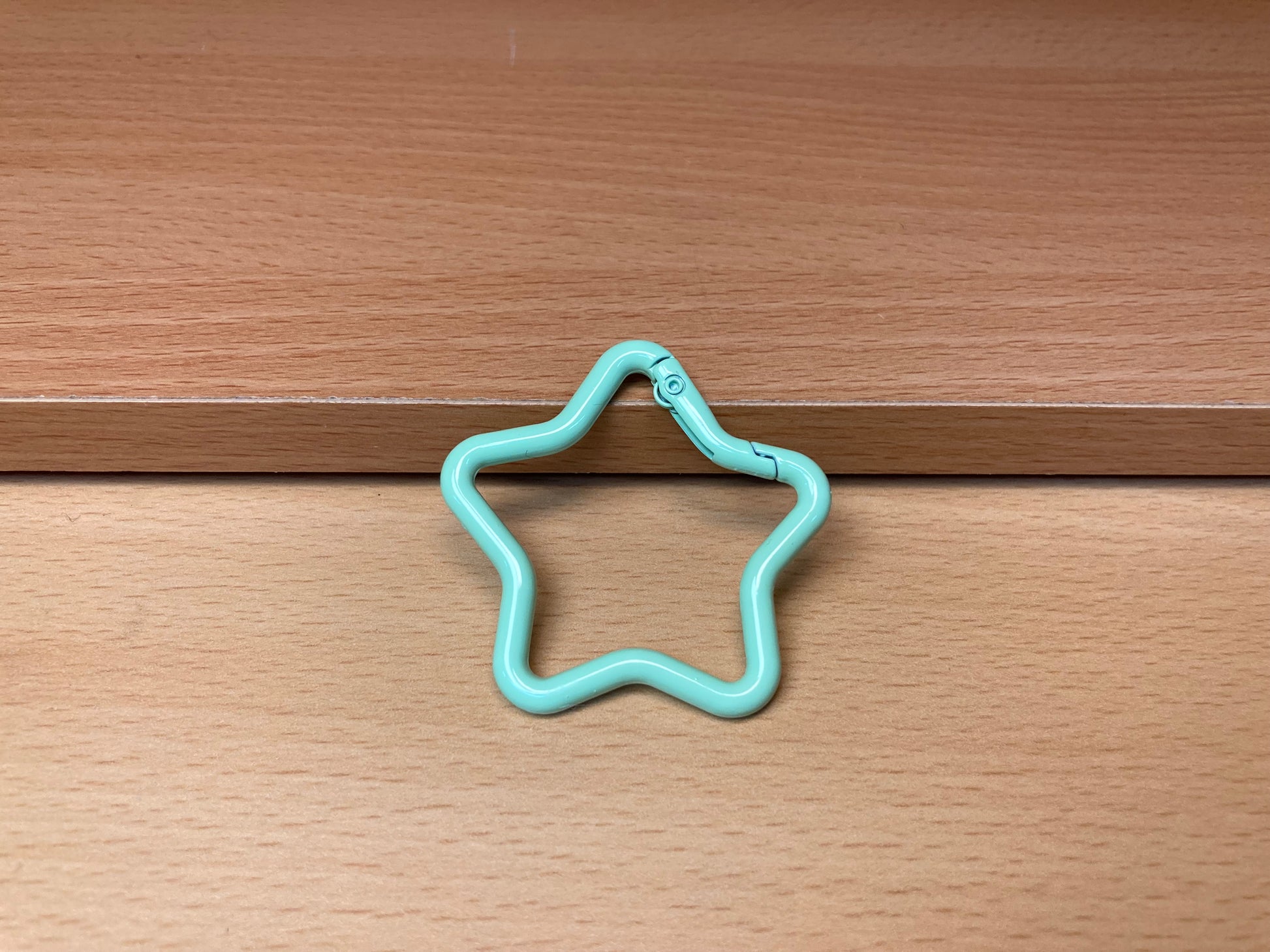 Tiny Treasures Seoul - Mint Green Star Shape Holder Key Ring