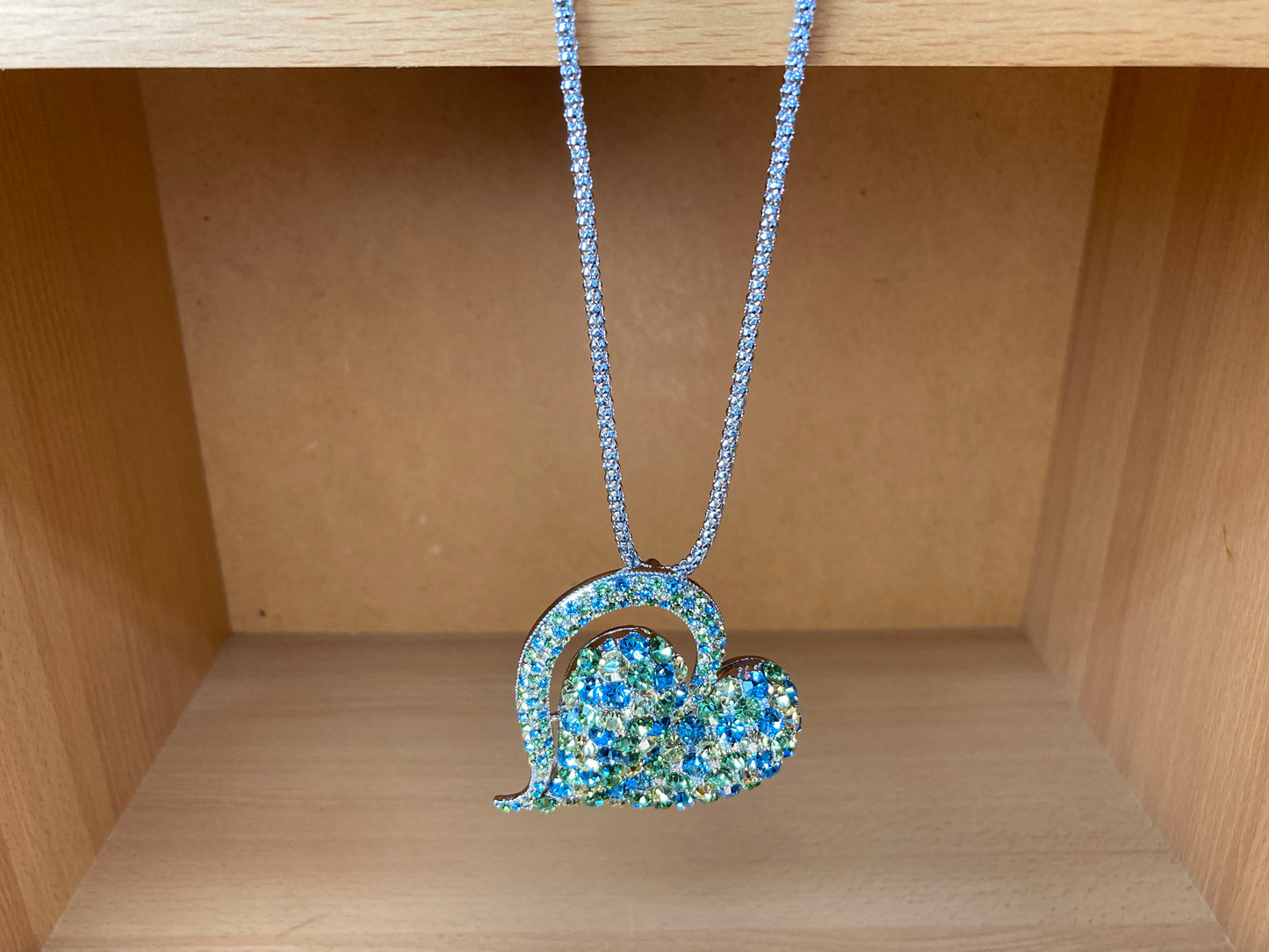 Tiny Treasures Seoul - Ocean Pavé Big Heart Necklace (Silver) Top View