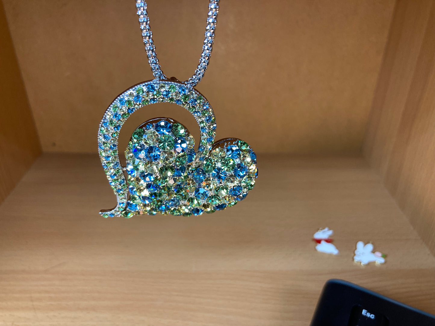 Tiny Treasures Seoul - Ocean Pavé Big Heart Necklace (Silver) Close up View
