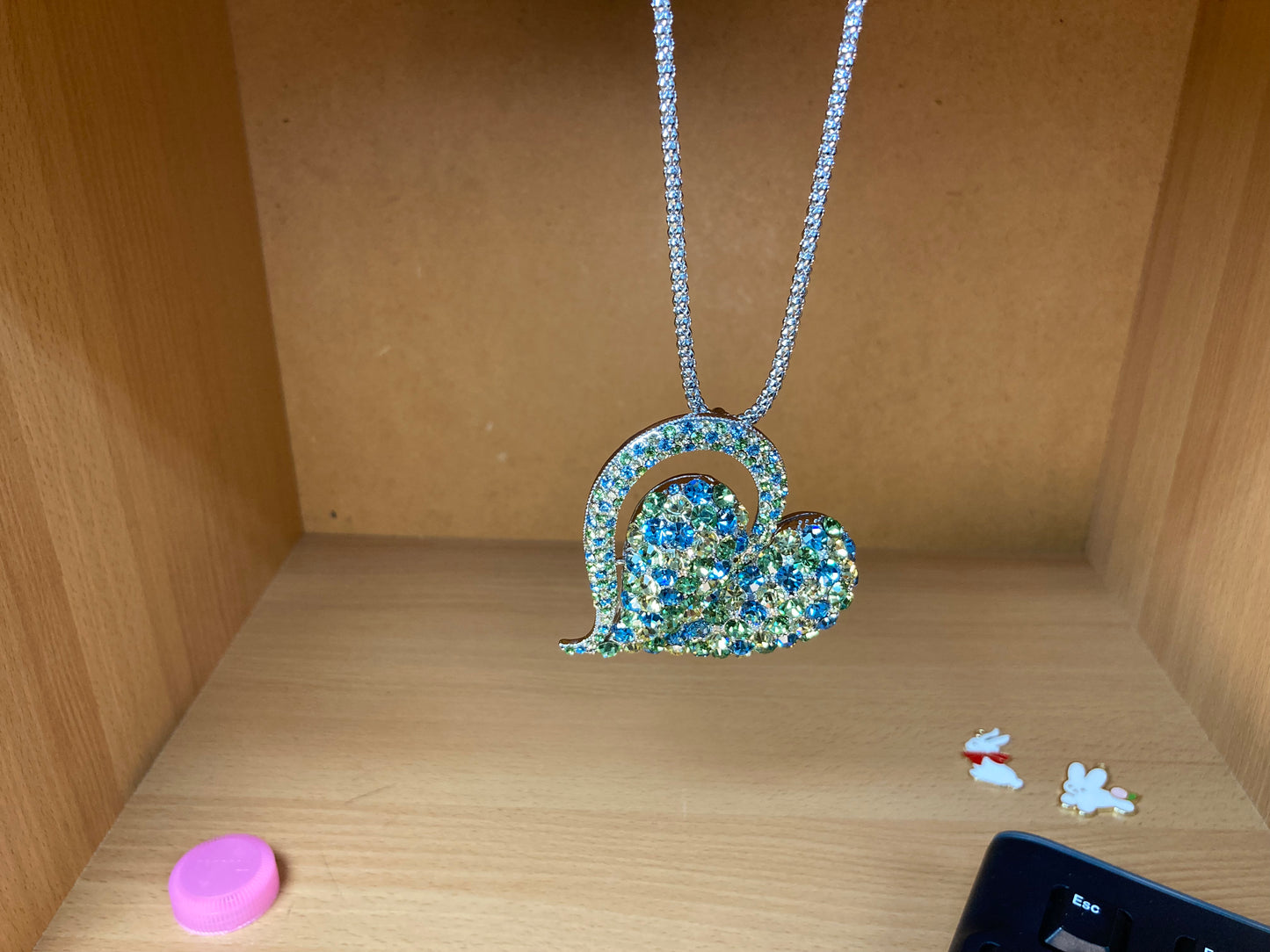 Tiny Treasures Seoul - Ocean Pavé Big Heart Necklace (Silver) Side View