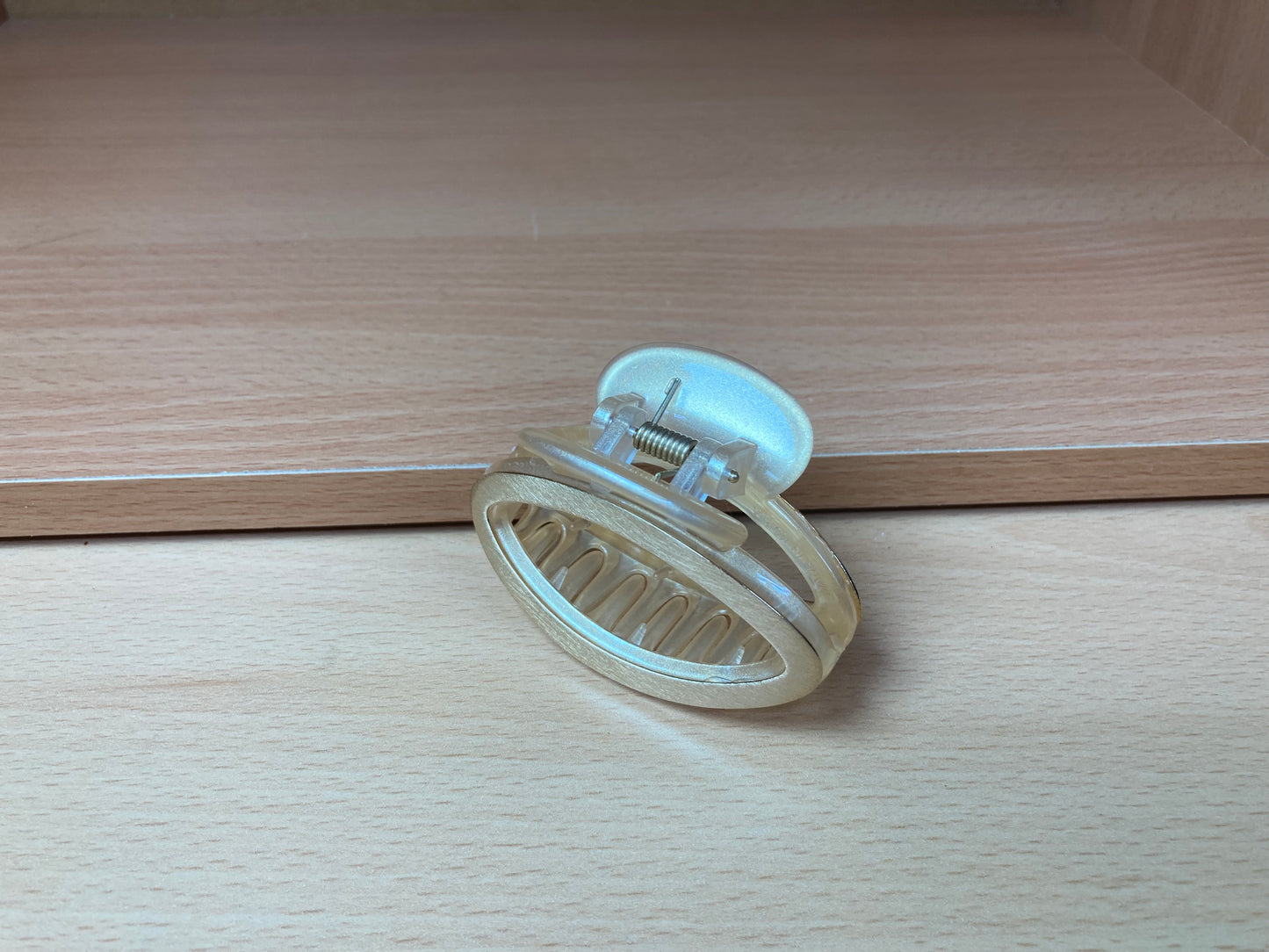 Tiny Treasures Seoul - Open Oval Hair Claw Clip (Gold) Top View
