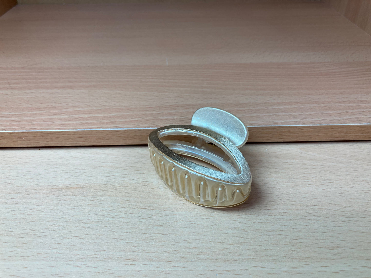 Tiny Treasures Seoul - Open Oval Hair Claw Clip (Gold) Top View