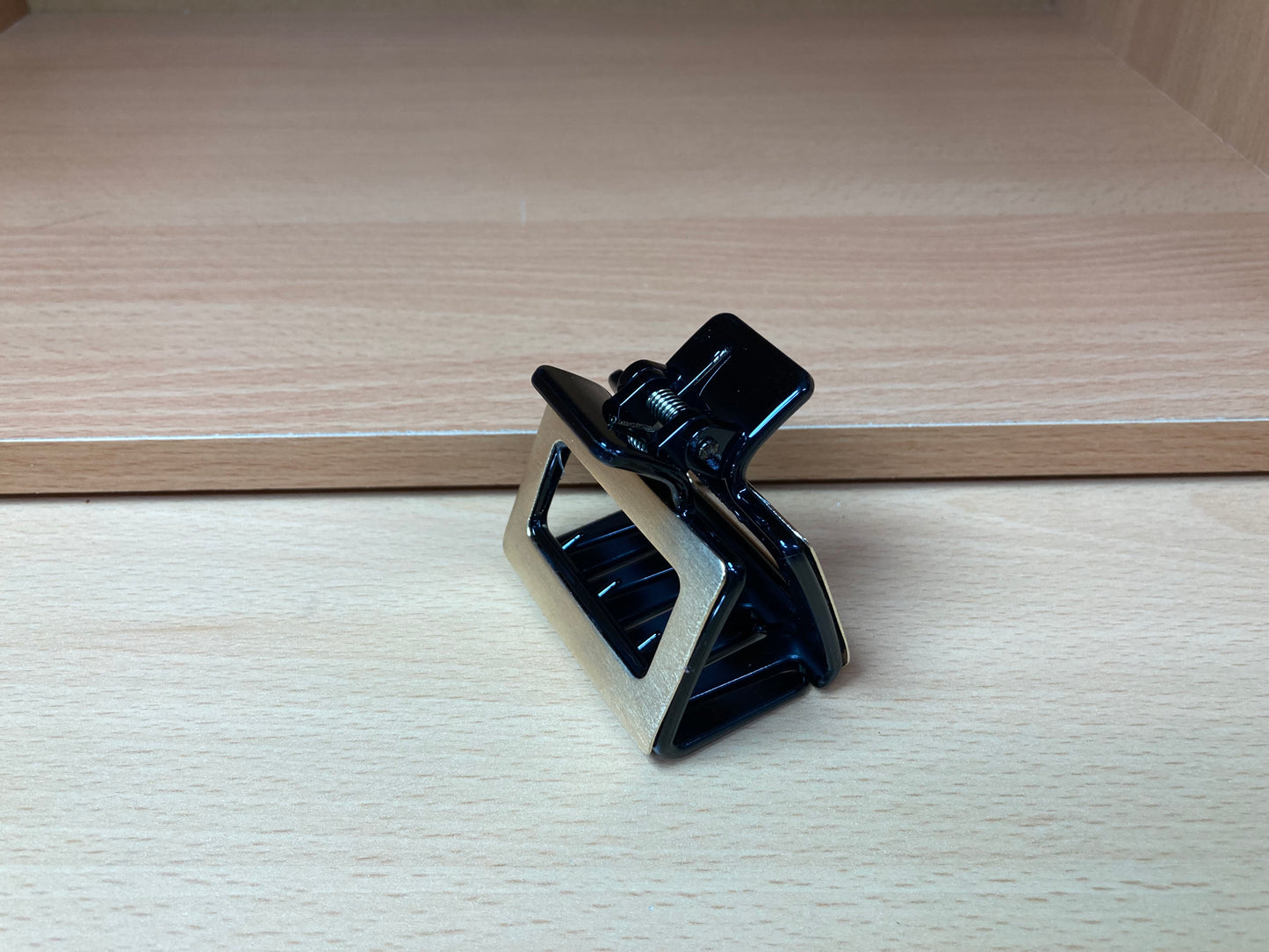 Tiny Treasures Seoul - Open Square Hair Claw Clip (Gold / Black) Side View
