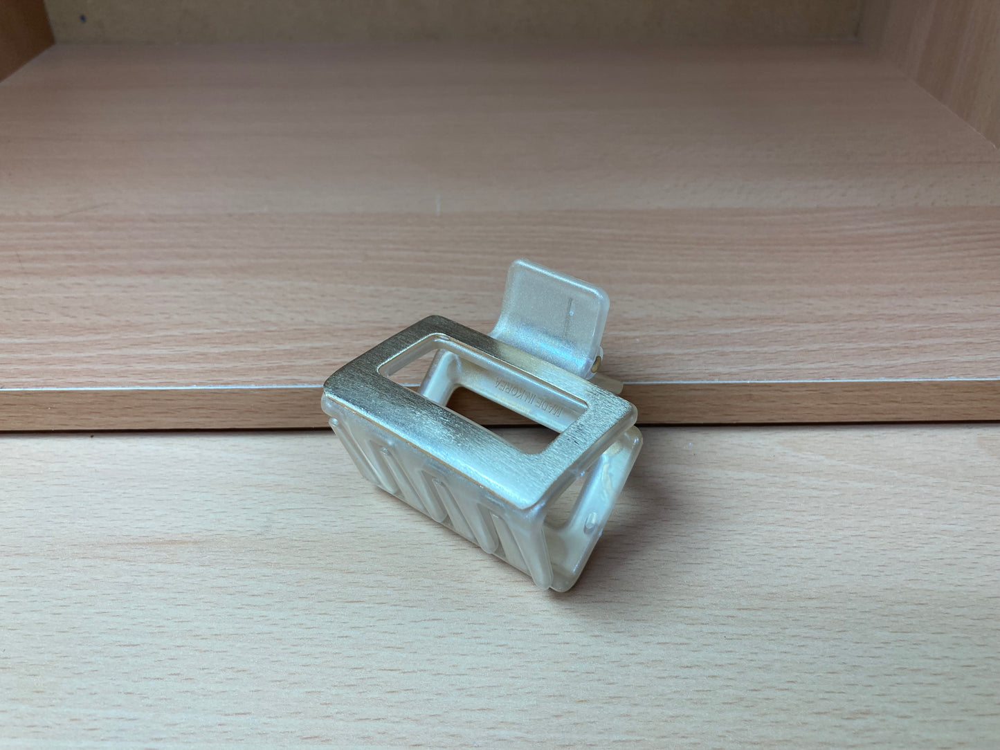 Tiny Treasures Seoul - Open Square Hair Claw Clip (Gold) Side View