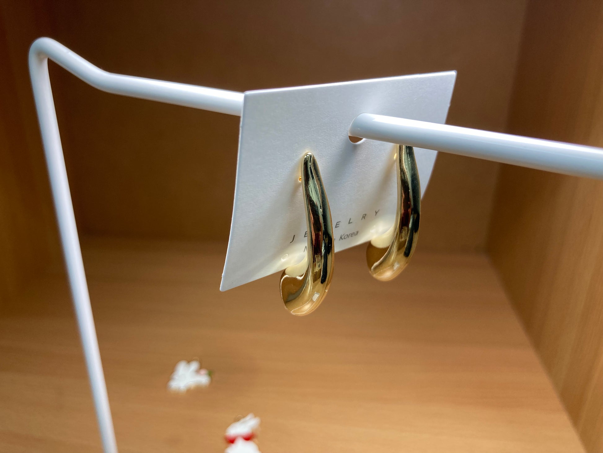Tiny Treasures Seoul - Organic Graduated Hoop Earrings (Gold)