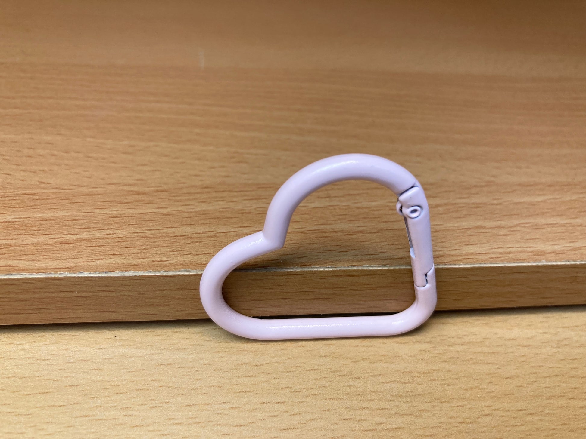Tiny Treasures Seoul - Pale Pink Heart Shape Holder Key Ring