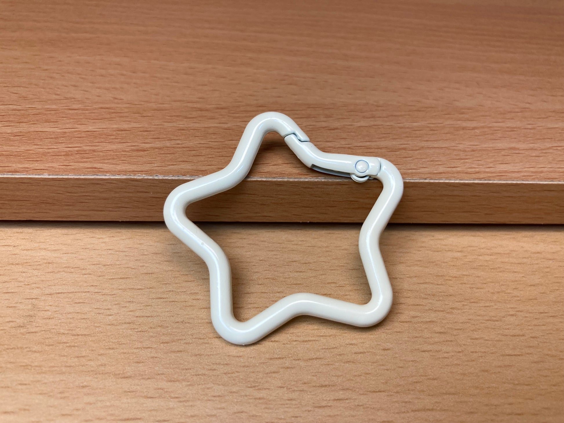 Tiny Treasures Seoul - Pale Yellow Star Shape Holder Key Ring