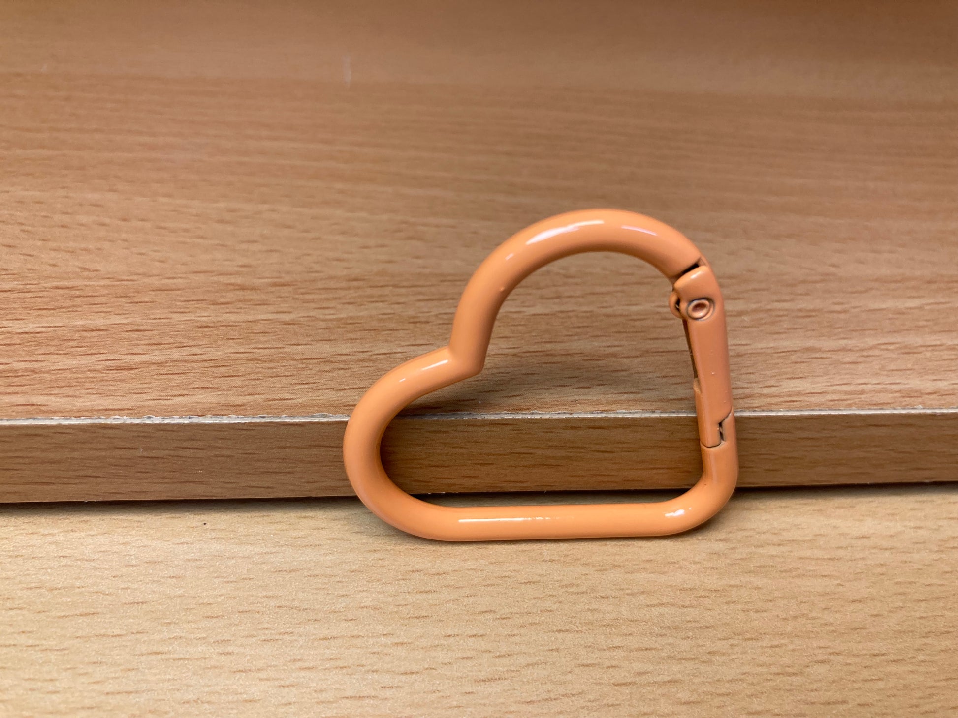 Tiny Treasures Seoul - Peach Heart Shape Holder Key Ring