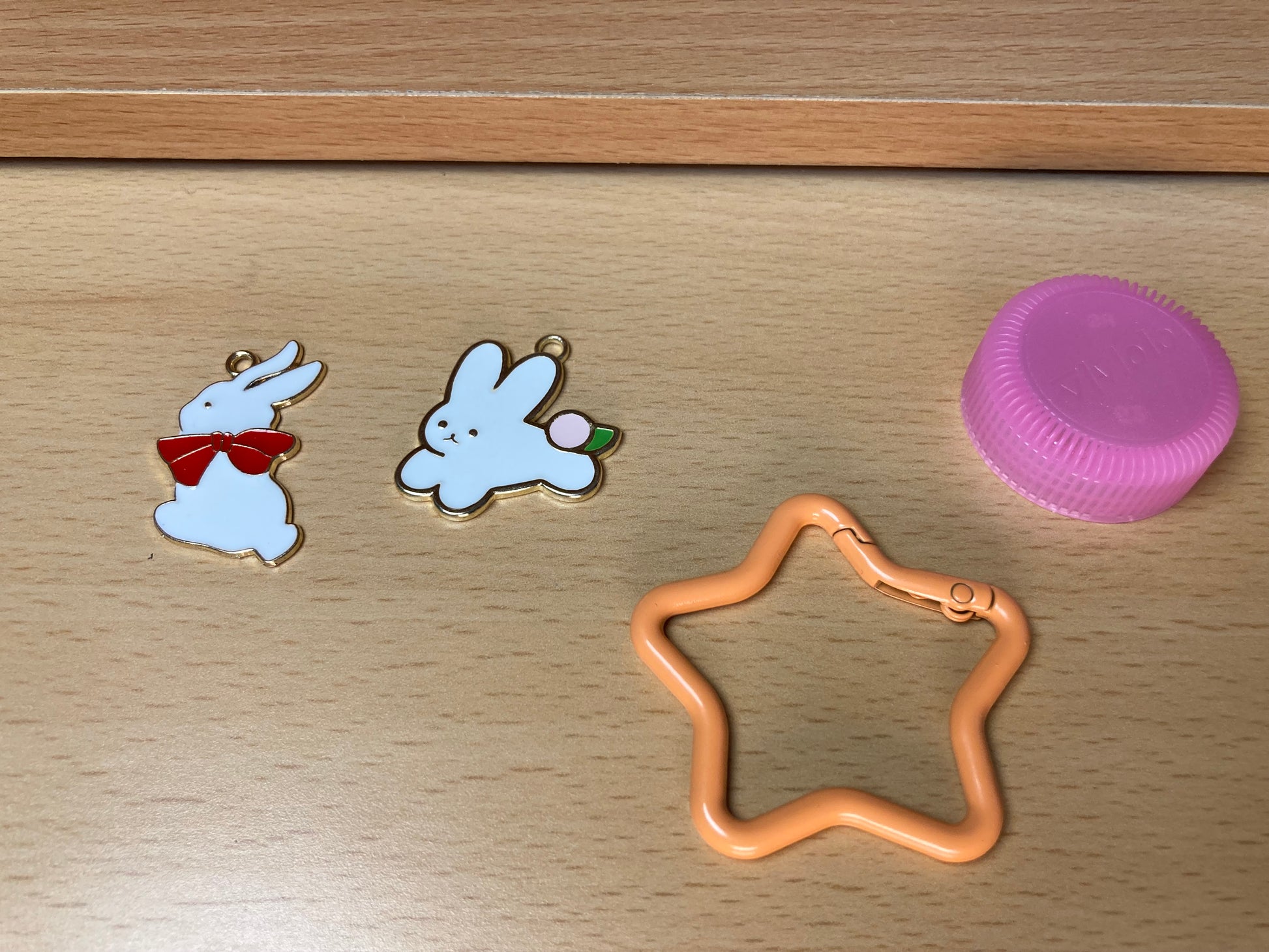Tiny Treasures Seoul - Peach Star Shape Holder Key Ring