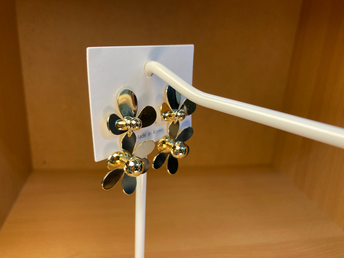 Tiny Treasures Seoul - Petal Link Drop Earrings (Gold)