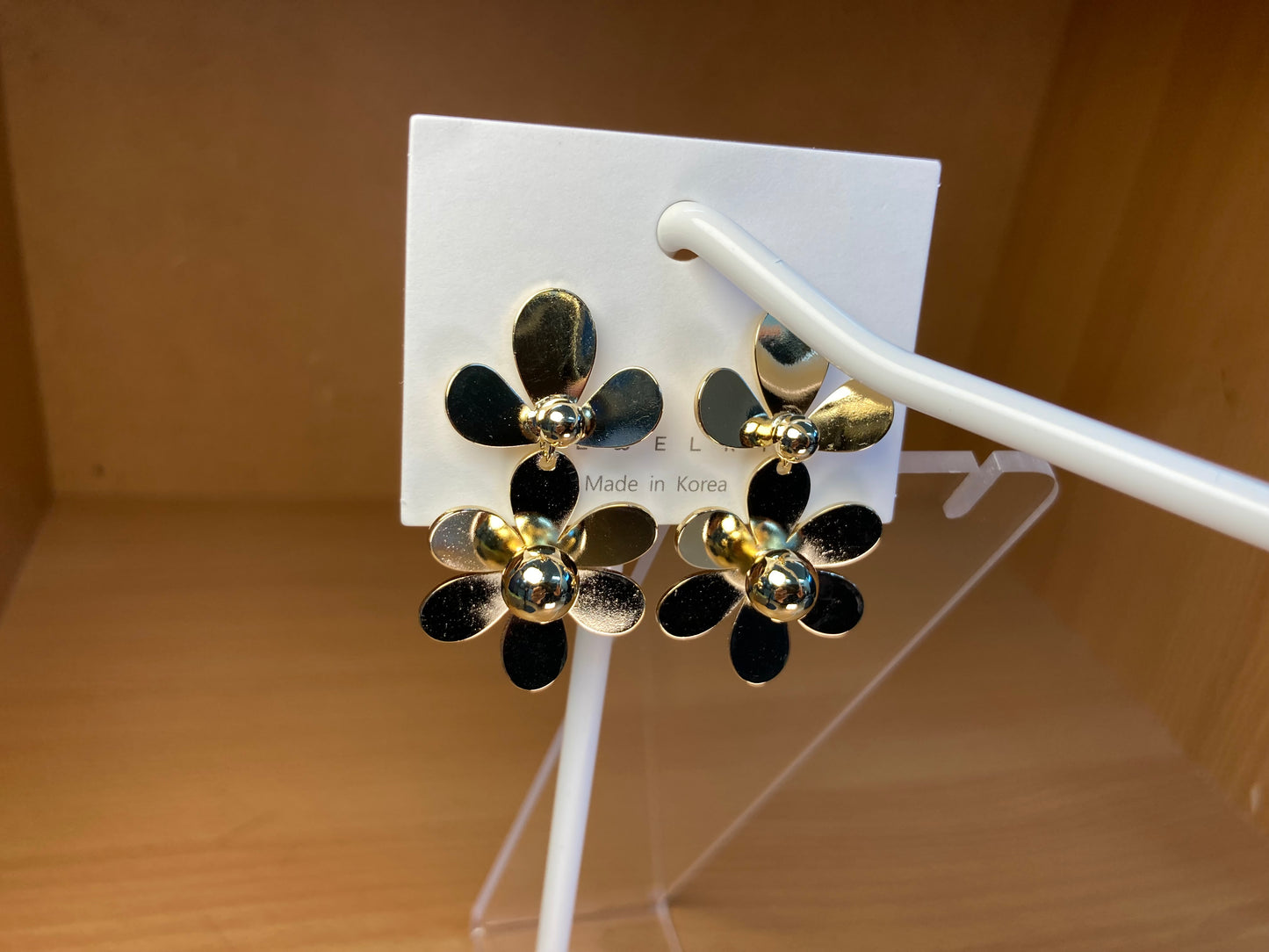 Tiny Treasures Seoul - Petal Link Drop Earrings (Gold)