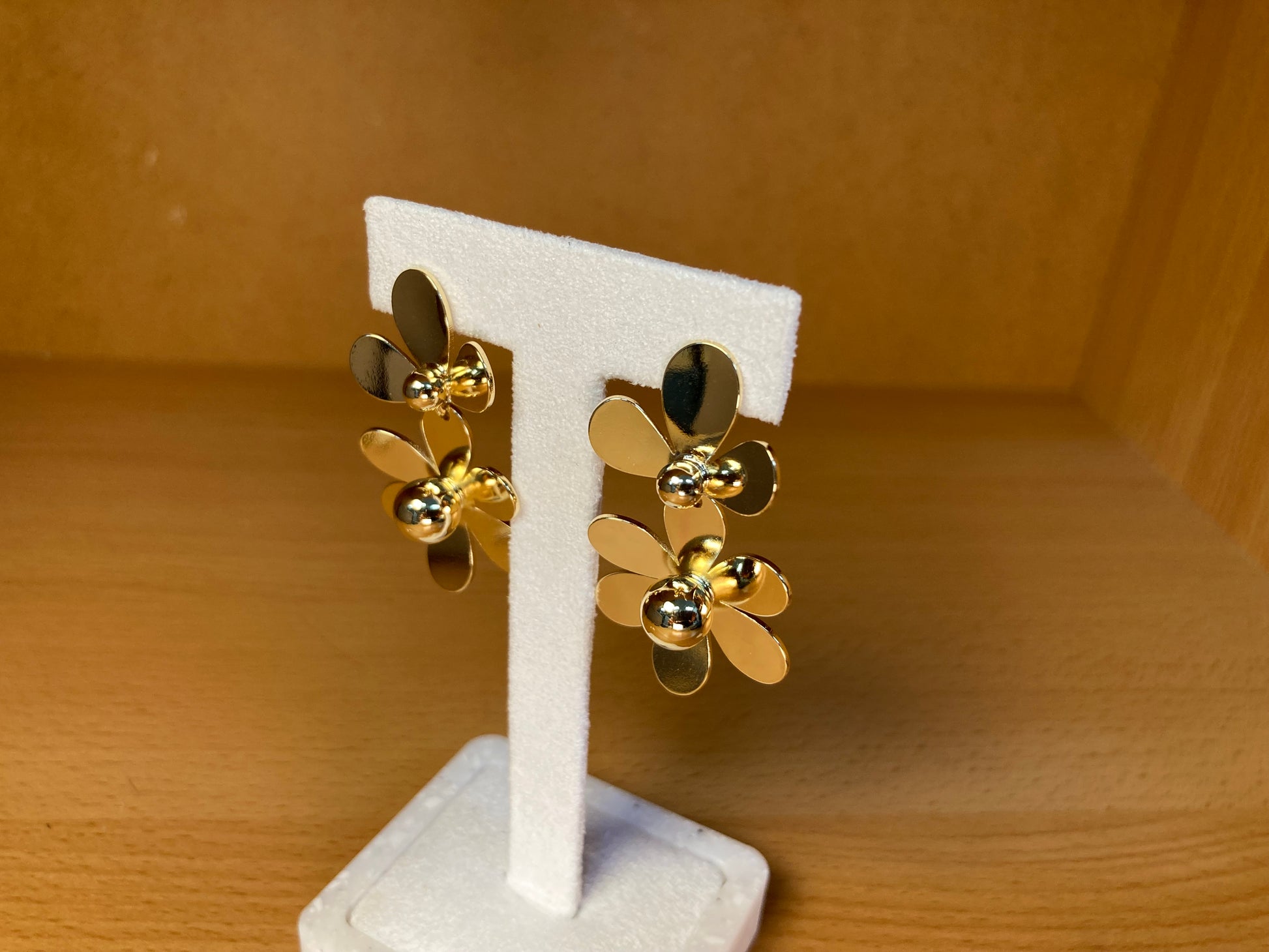 Tiny Treasures Seoul - Petal Link Drop Earrings (Gold)
