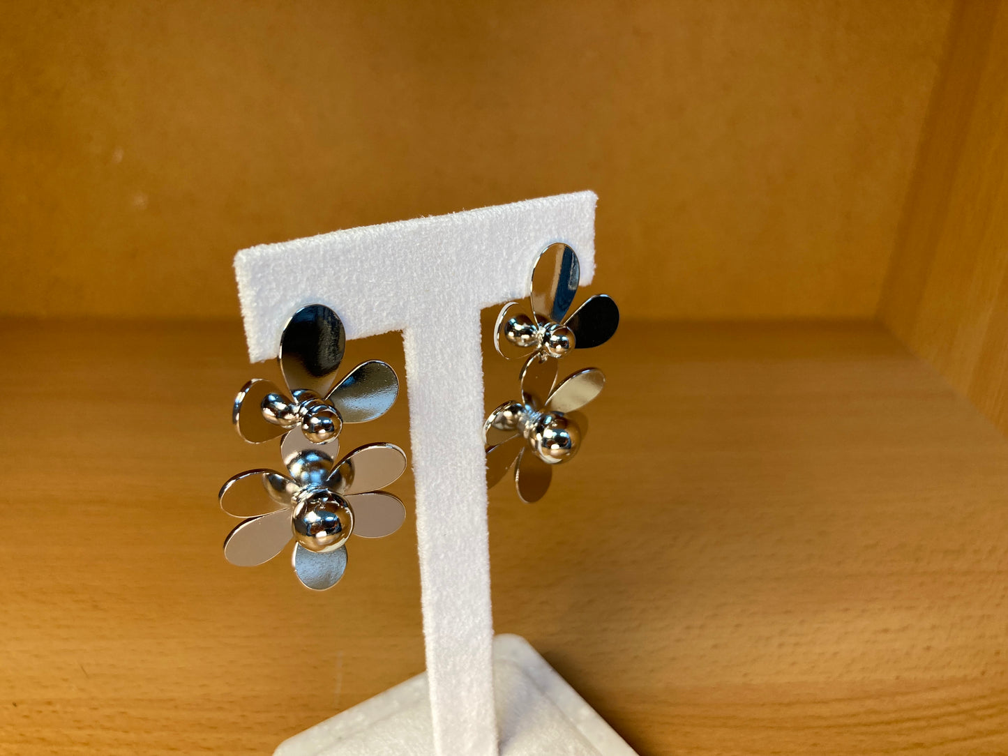 Tiny Treasures Seoul - Petal Link Drop Earrings (Silver)
