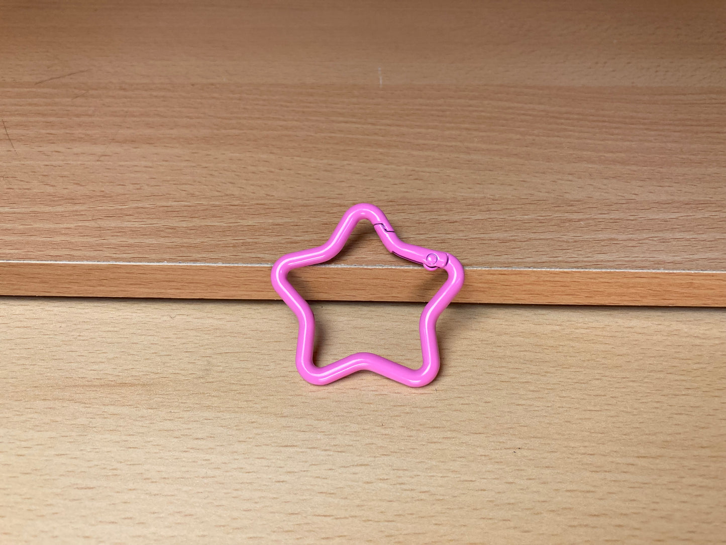 Tiny Treasures Seoul - Pink Star Shape Holder Key Ring