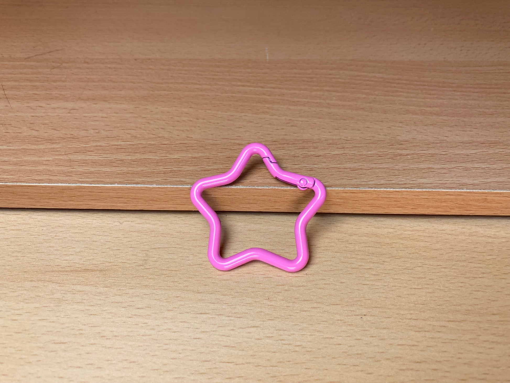 Tiny Treasures Seoul - Pink Star Shape Holder Key Ring