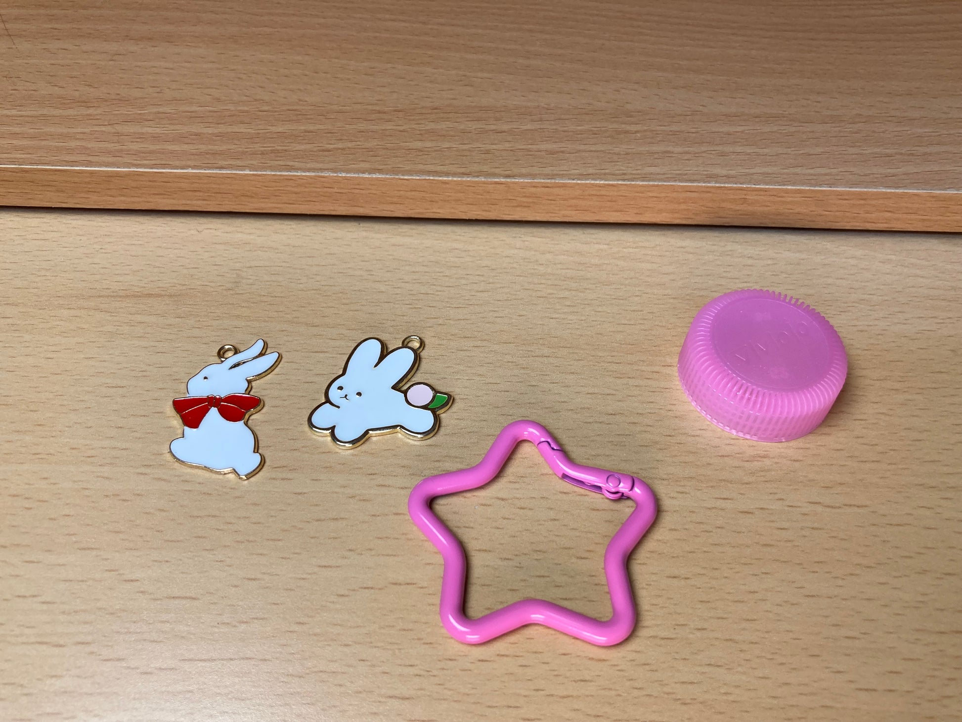 Tiny Treasures Seoul - Pink Star Shape Holder Key Ring
