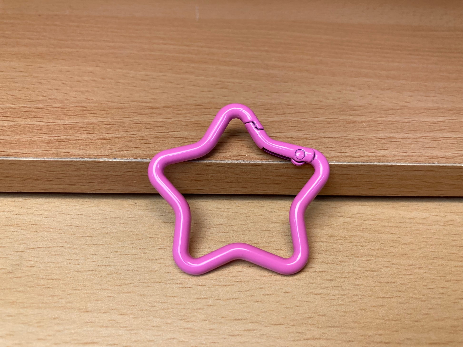 Tiny Treasures Seoul - Pink Star Shape Holder Key Ring