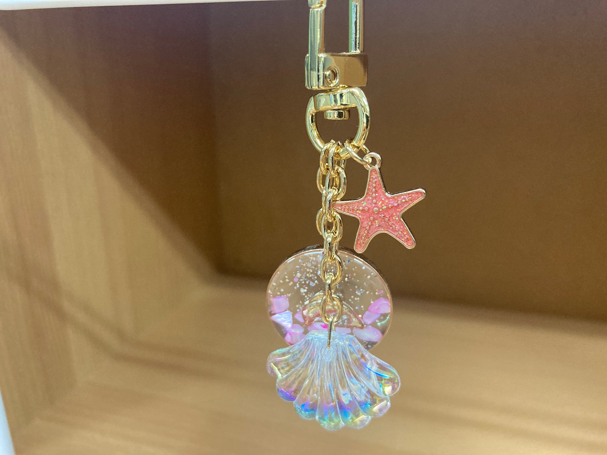 Tiny Treasures Seoul - Pink Starfish, Shell & Dolphin Glitter Bag Charm 2