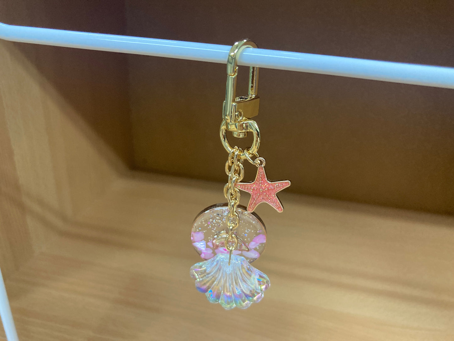 Tiny Treasures Seoul - Pink Starfish, Shell & Dolphin Glitter Bag Charm 4