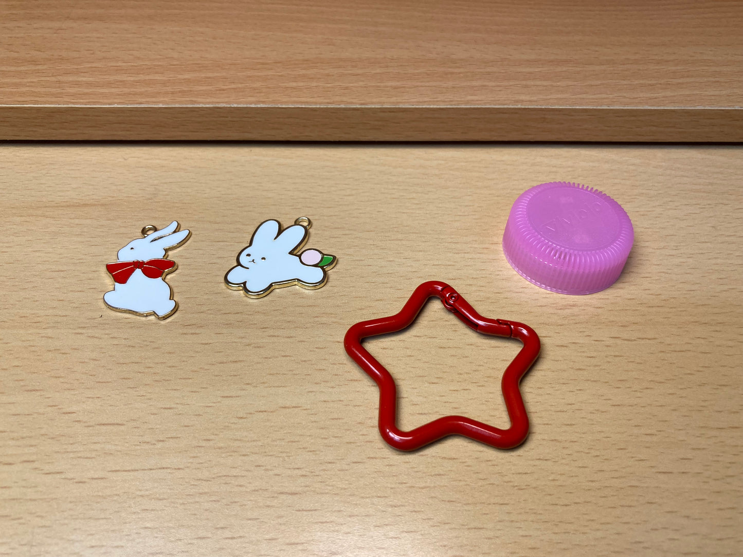 Tiny Treasures Seoul - Red Star Shape Holder Key Ring