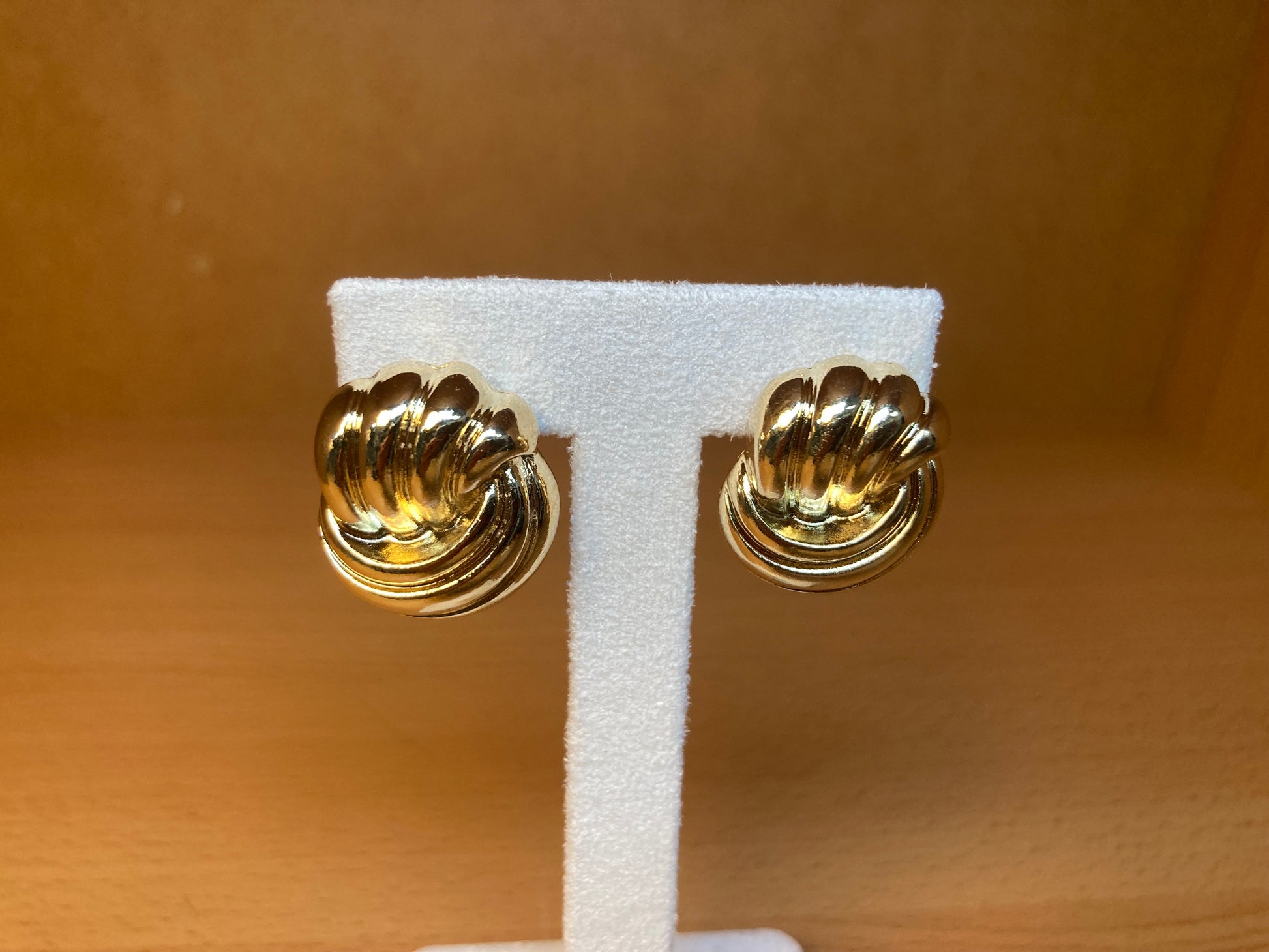 Tiny Treasures Seoul - Ribbed Layered Stud Earrings (Gold)
