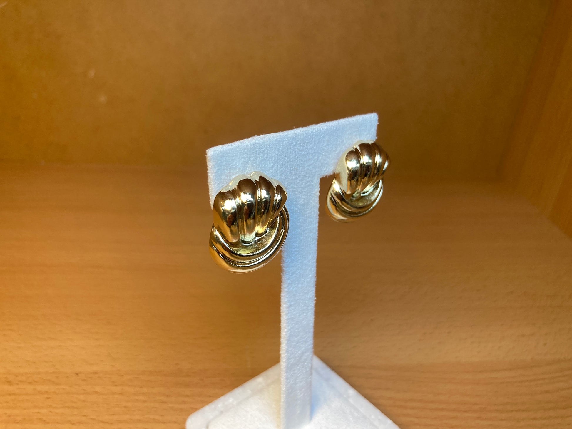 Tiny Treasures Seoul - Ribbed Layered Stud Earrings (Gold)