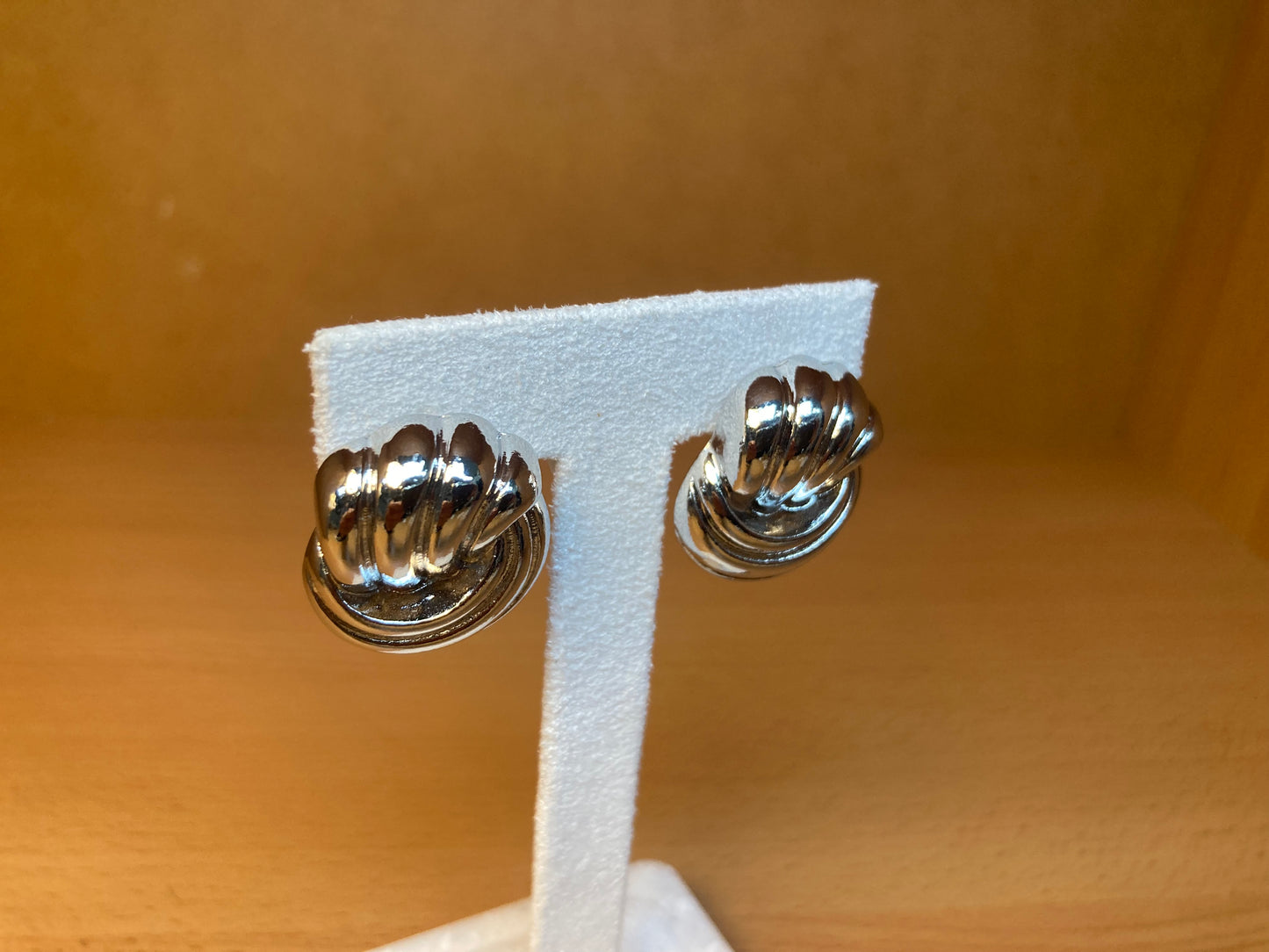 Tiny Treasures Seoul - Ribbed Layered Stud Earrings (Silver)