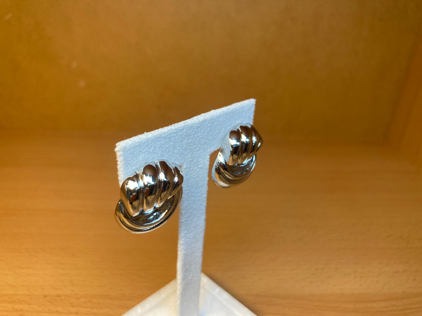 Tiny Treasures Seoul - Ribbed Layered Stud Earrings (Silver)