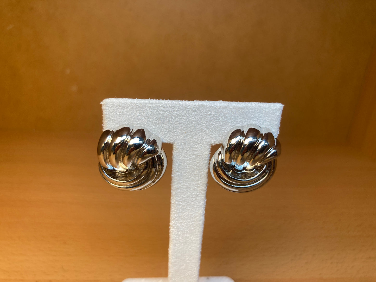 Tiny Treasures Seoul - Ribbed Layered Stud Earrings (Silver)