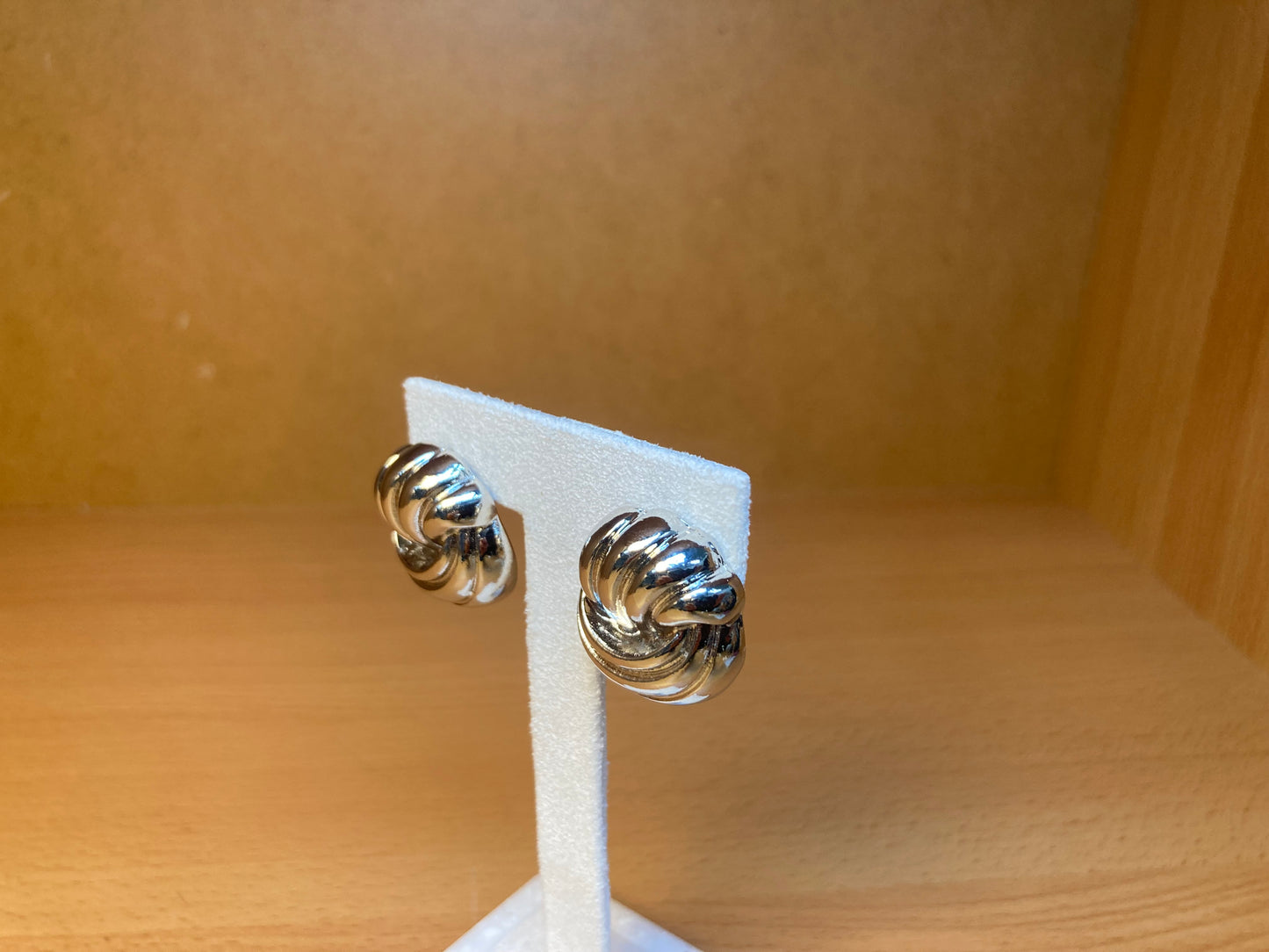 Tiny Treasures Seoul - Ribbed Layered Stud Earrings (Silver)