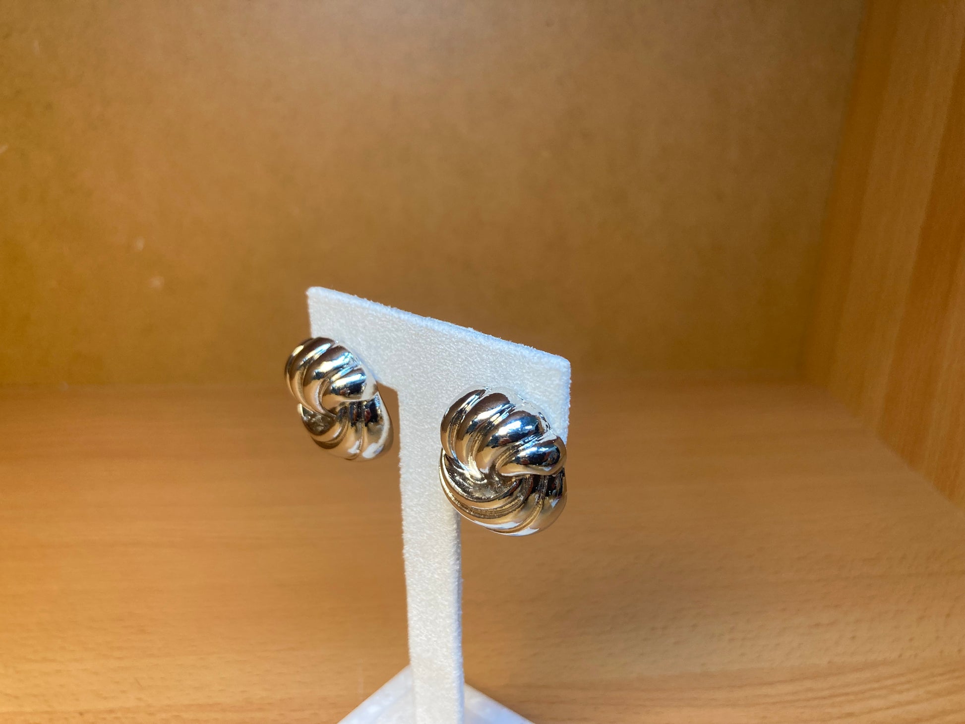 Tiny Treasures Seoul - Ribbed Layered Stud Earrings (Silver)