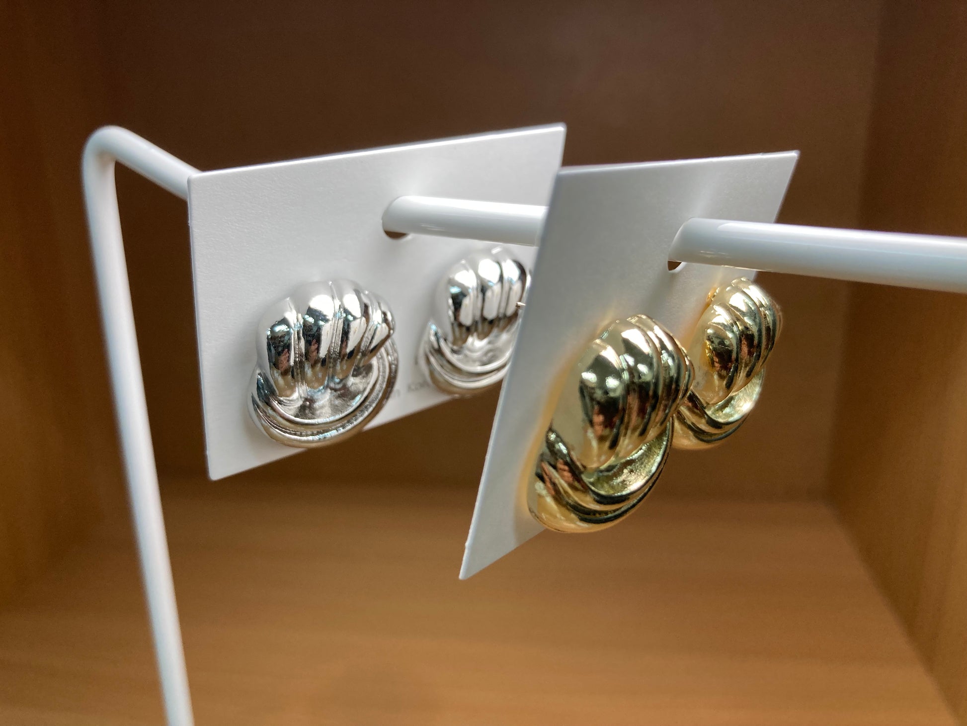 Tiny Treasures Seoul - Ribbed Layered Stud Earrings (Silver)