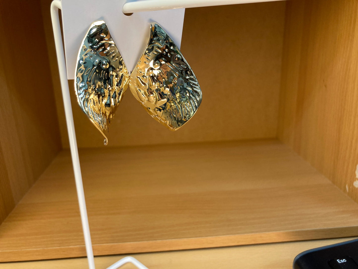 Tiny Treasures Seoul - Sculptural Hammered Gold Statement Earrings