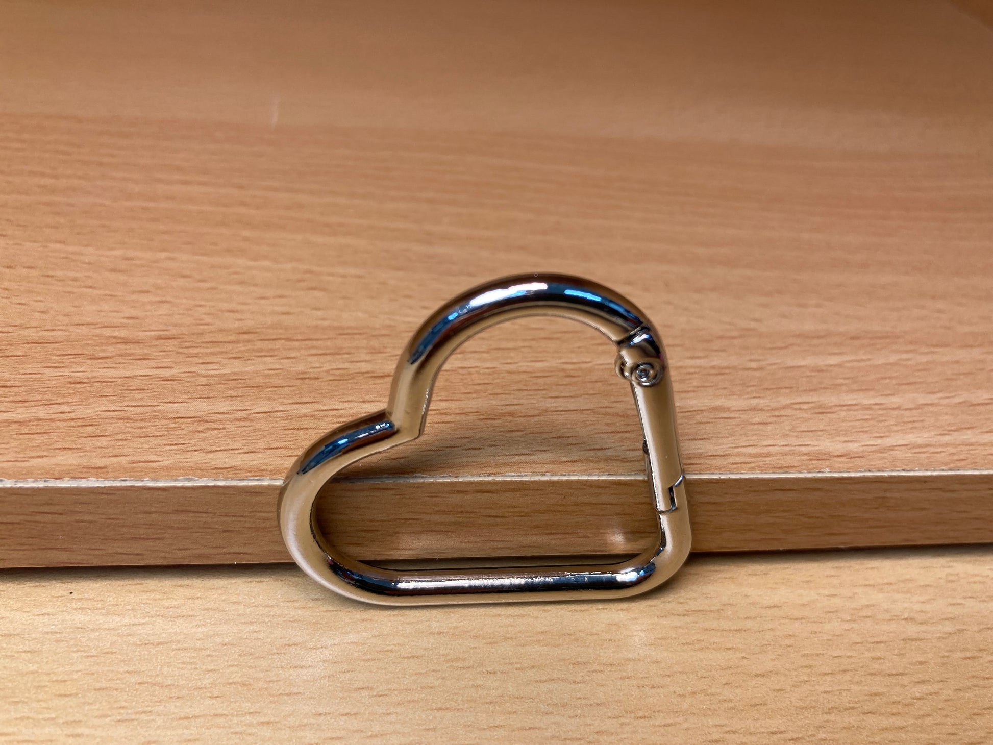 Tiny Treasures Seoul - Silver Heart Shape Holder Key Ring