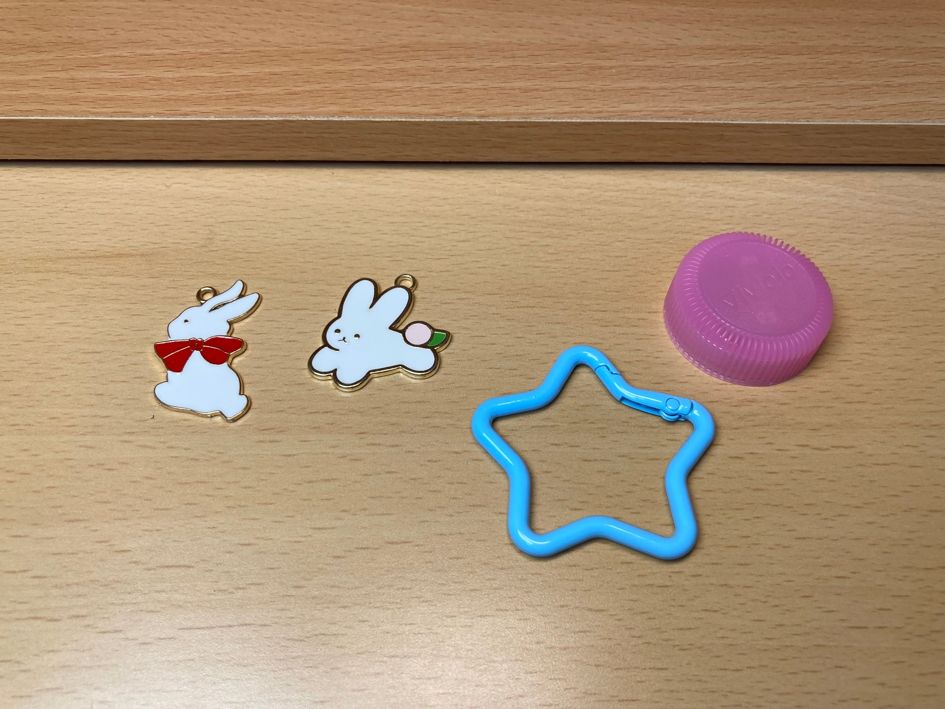 Tiny Treasures Seoul - Sky Blue Star Shape Holder Key Ring