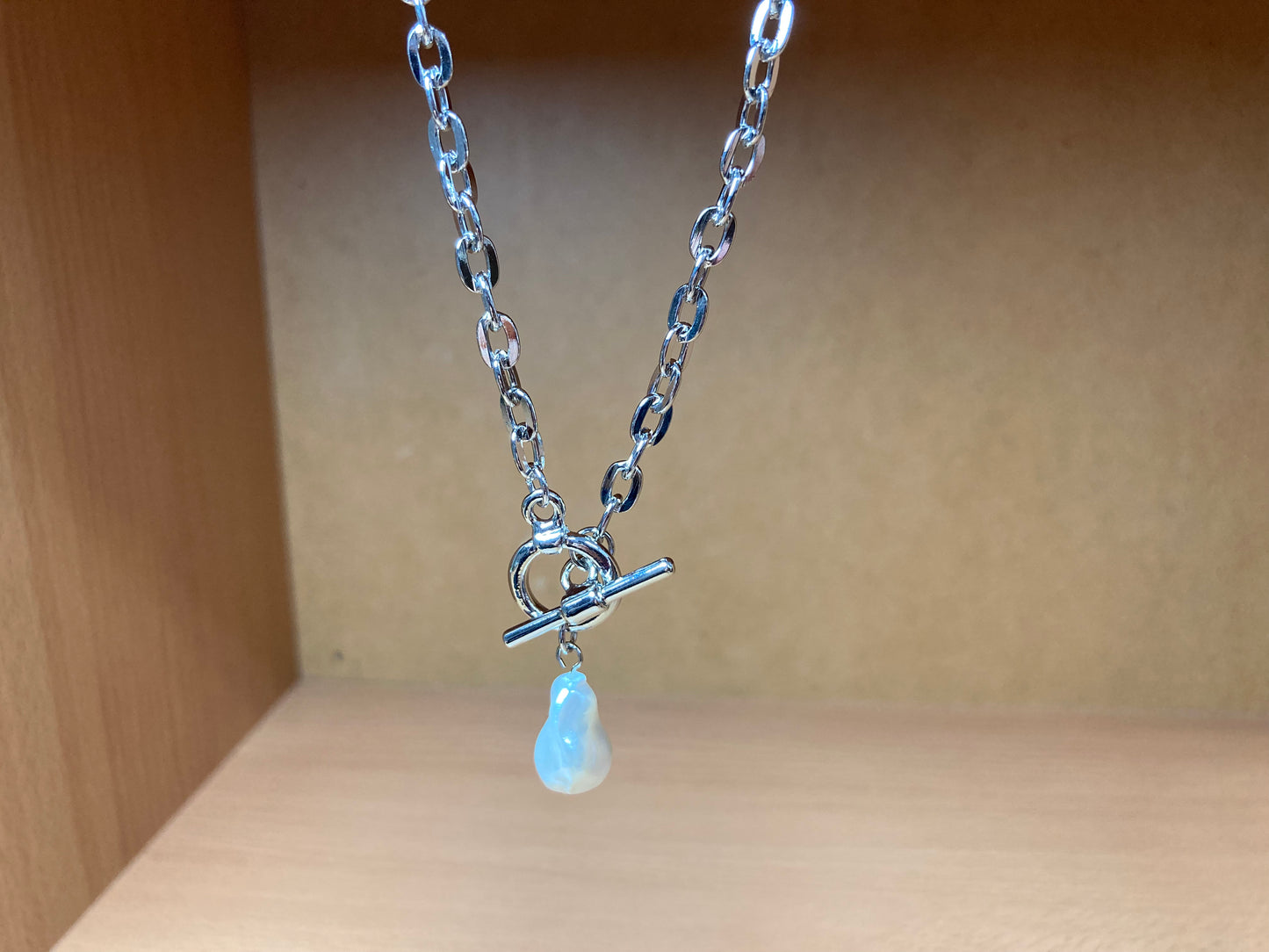 Tiny Treasures Seoul - Toggle Pearl Chain Necklace Close up View