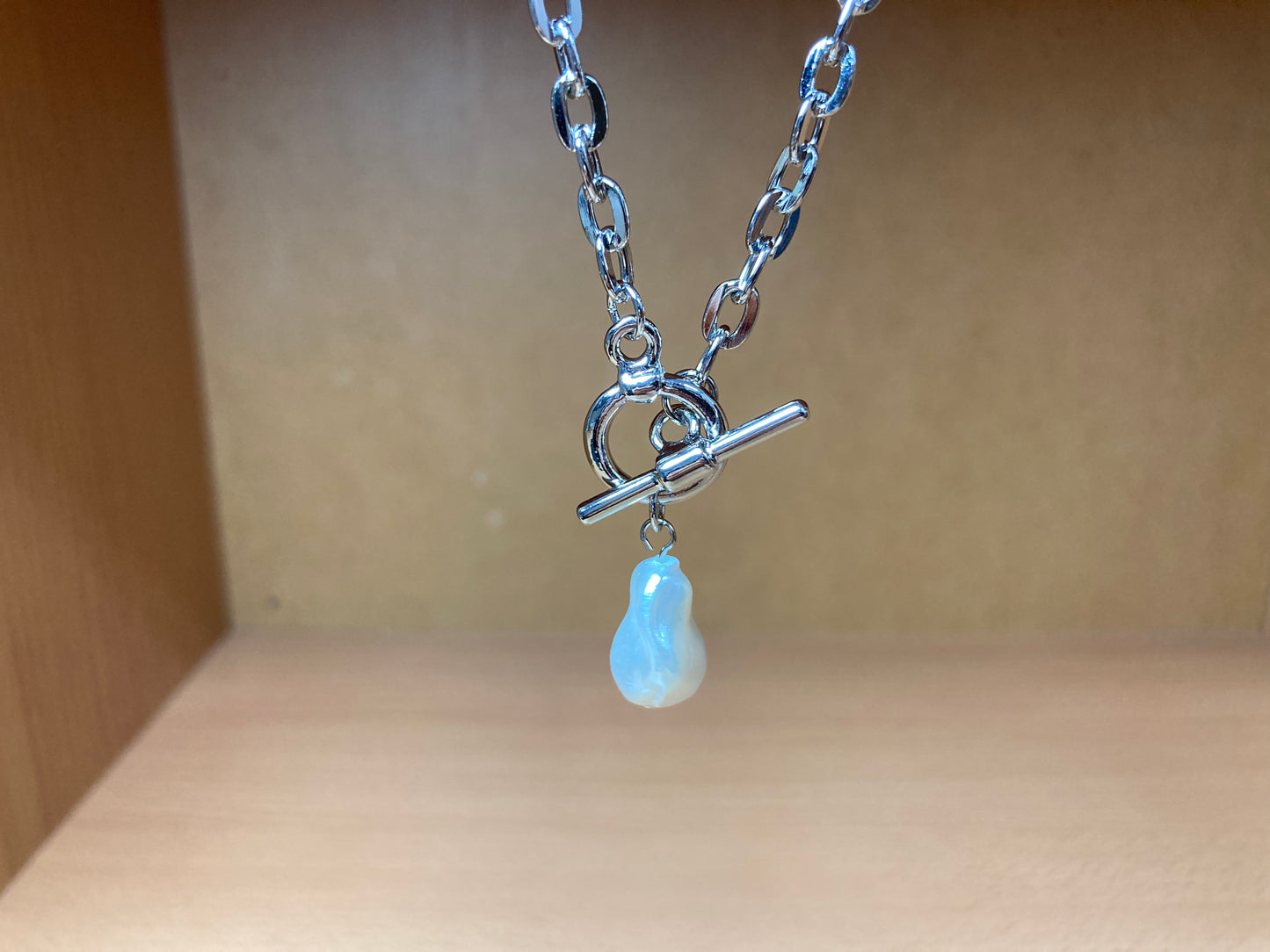 Tiny Treasures Seoul - Toggle Pearl Chain Necklace Close up View 8