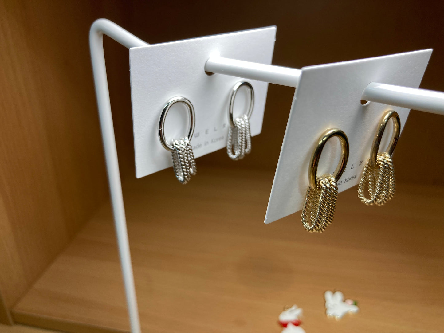 Tiny Treasures Seoul - Twisted Layered Oval Drop Earrings (Gold)