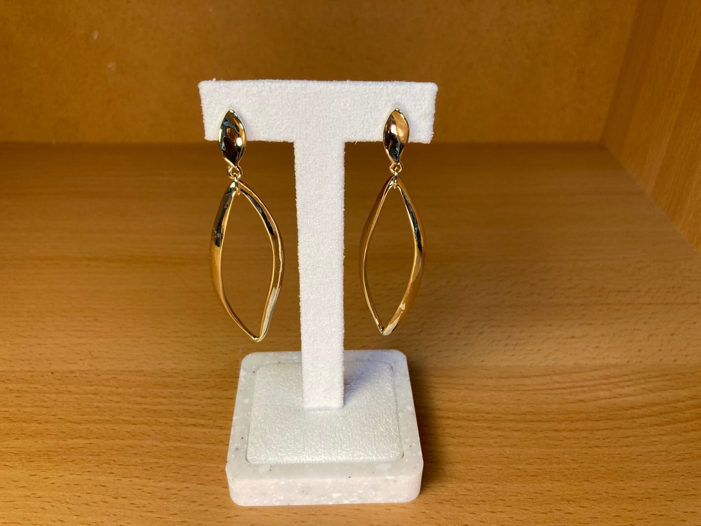 Tiny Treasures Seoul - Twisted Marquise Drop Earrings (Gold)