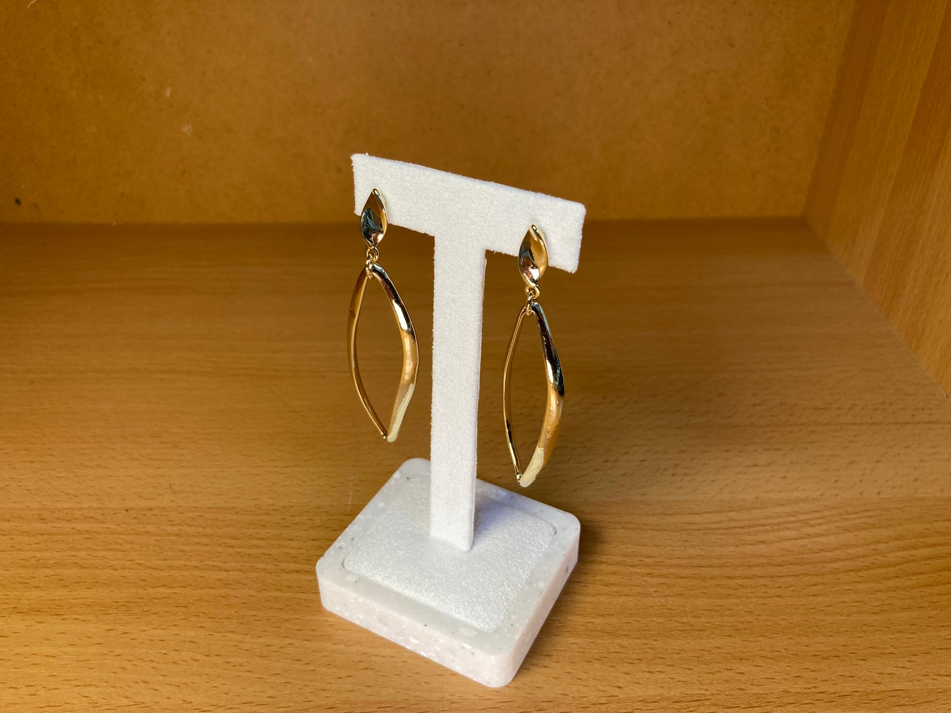 Tiny Treasures Seoul - Twisted Marquise Drop Earrings (Gold)