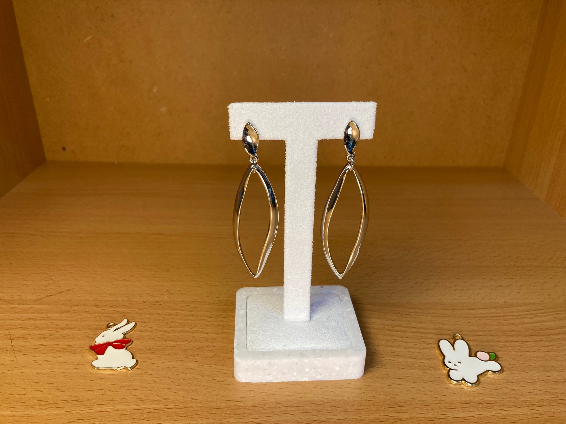 Tiny Treasures Seoul - Twisted Marquise Drop Earrings (Silver)