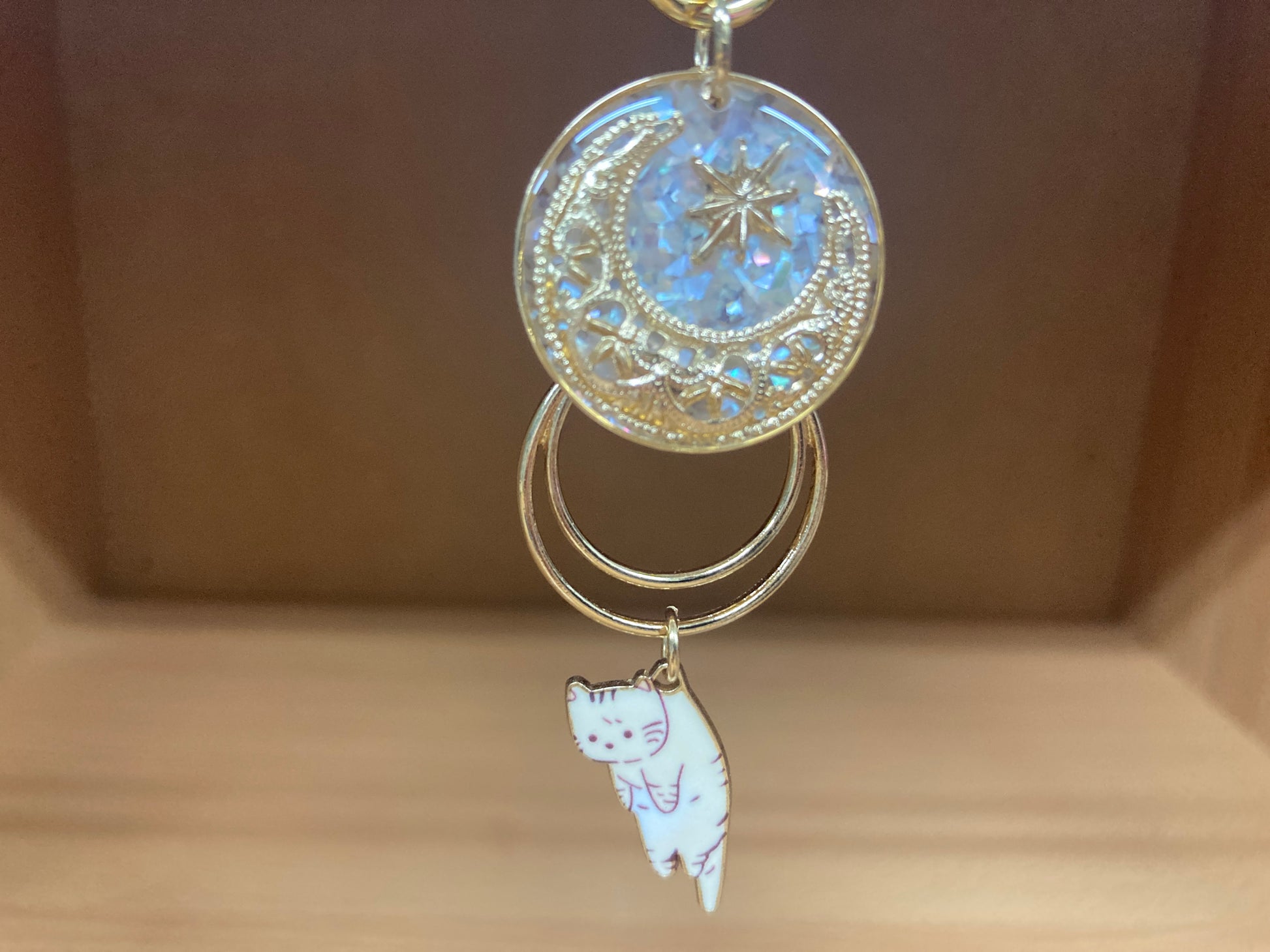 Tiny Treasures Seoul - White Cat Glitter Moon Bag Charm 