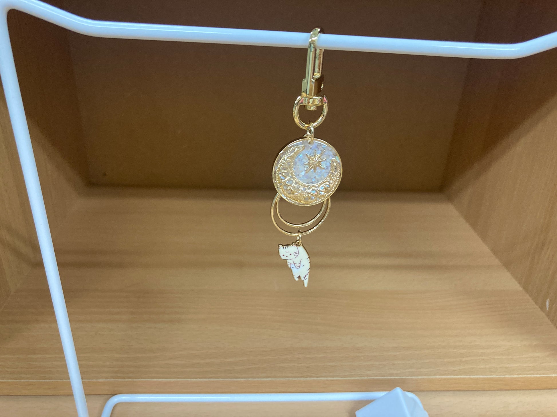 Tiny Treasures Seoul - White Cat Glitter Moon Bag Charm 7