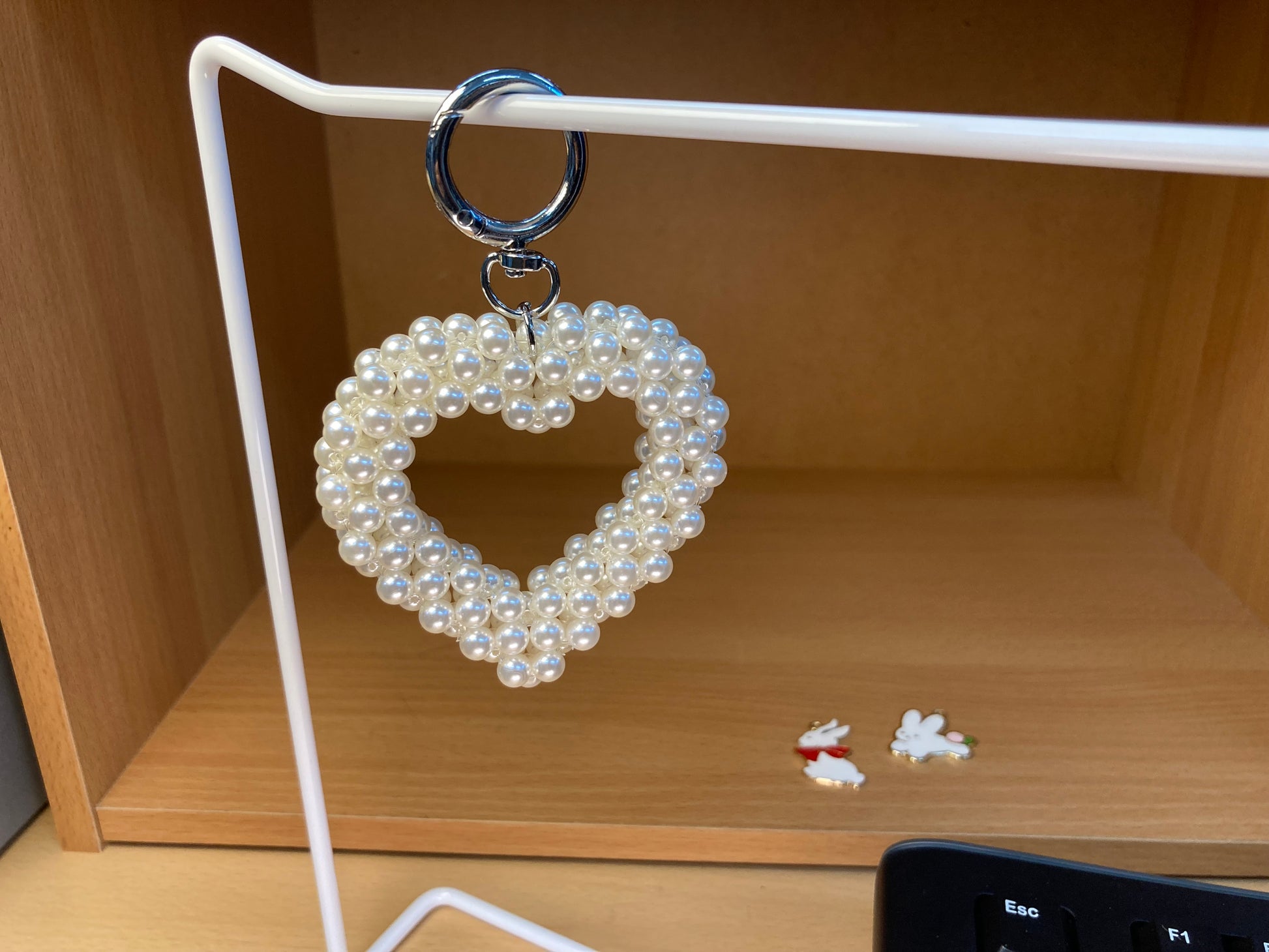 Tiny Treasures Seoul - White Pearl Big Heart Bag Charm Key Chain